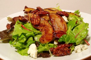 http://www.helenrennie.com/food/images/pear_pecan_salad.JPG